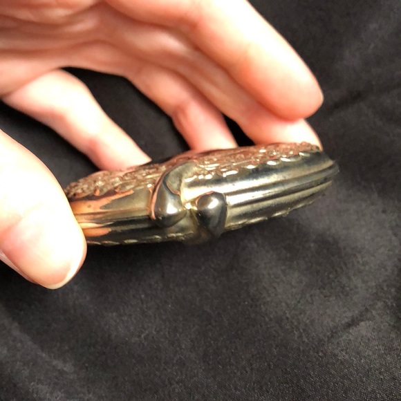 Silverplate Repousse Compact Mirror - Picture 3 of 12